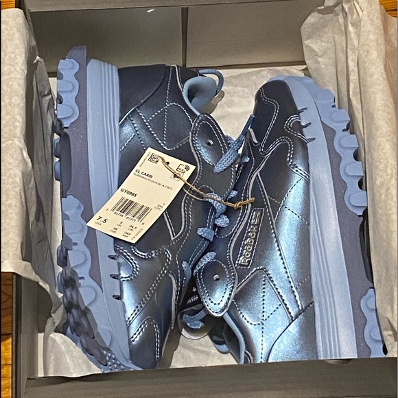 Cardi B Classic Leather Women's Shoes (Reebok) - Picture 3 of 4